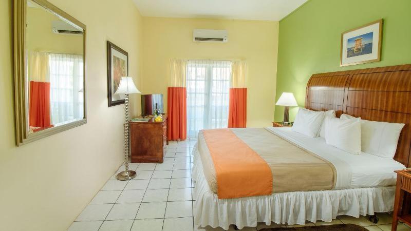 Bay Gardens Inn Gros Islet Phòng bức ảnh